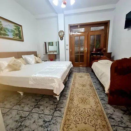 Niku's Tirana